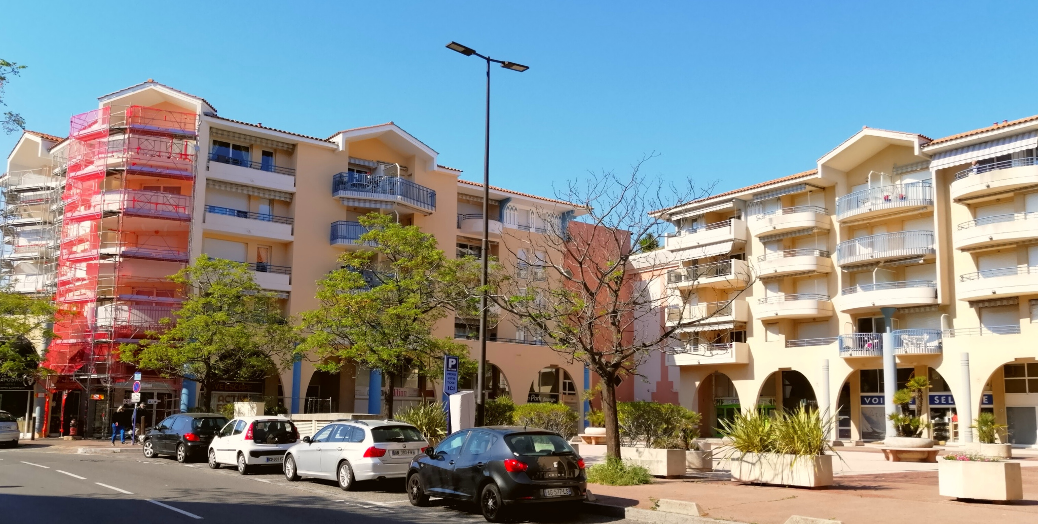 vente immobilier professionnel PORT FRÉJUS Superbe local commercial